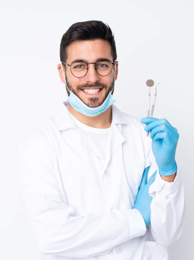 https://www.emergencydentistcharlottenc.com/wp-content/uploads/2020/09/emergency-dental-service-in-charlatton-640x855.jpg